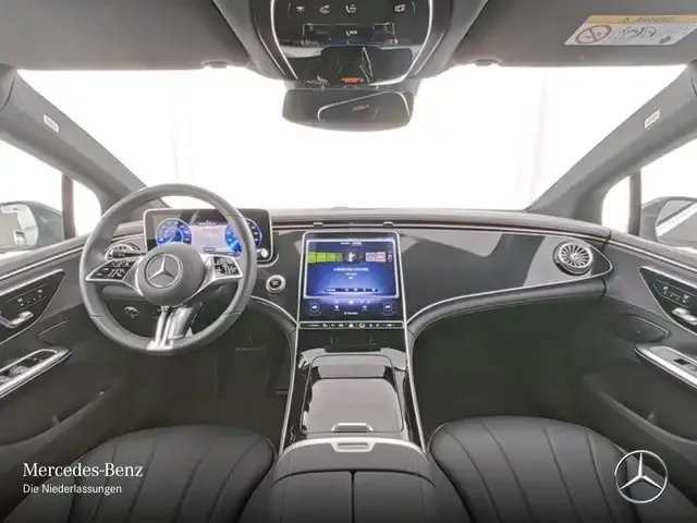 Mercedes-Benz EQE 300