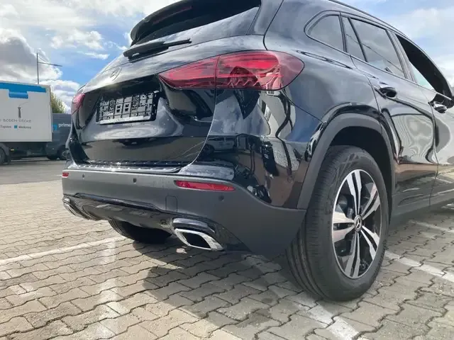 Mercedes-Benz GLA 180
