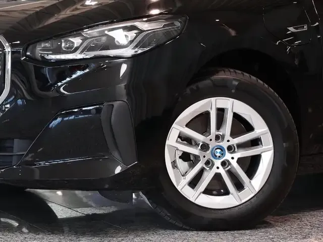 BMW 225