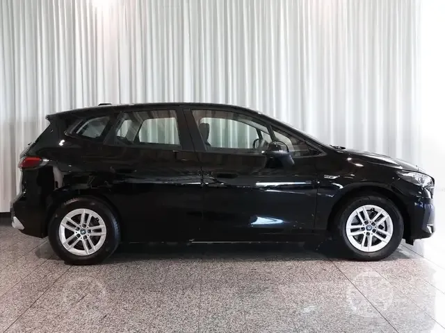 BMW 225