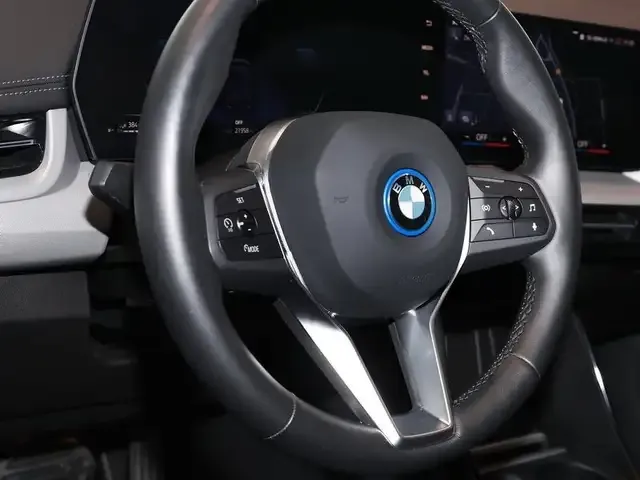 BMW 225