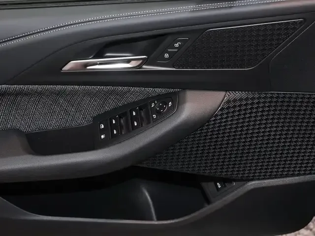 BMW 225