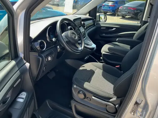 Mercedes-Benz V 250