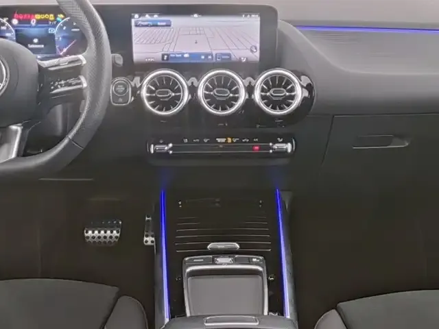 Mercedes-Benz GLA 220