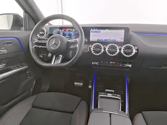 Mercedes-Benz GLA 220