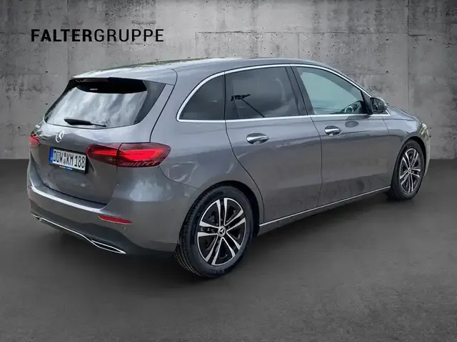 Mercedes-Benz B 200