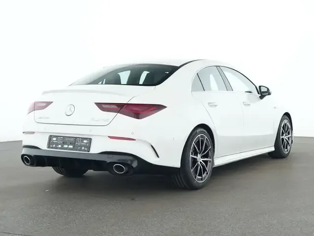 Mercedes-Benz CLA 35 AMG