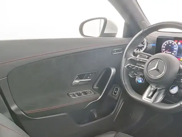 Mercedes-Benz CLA 35 AMG