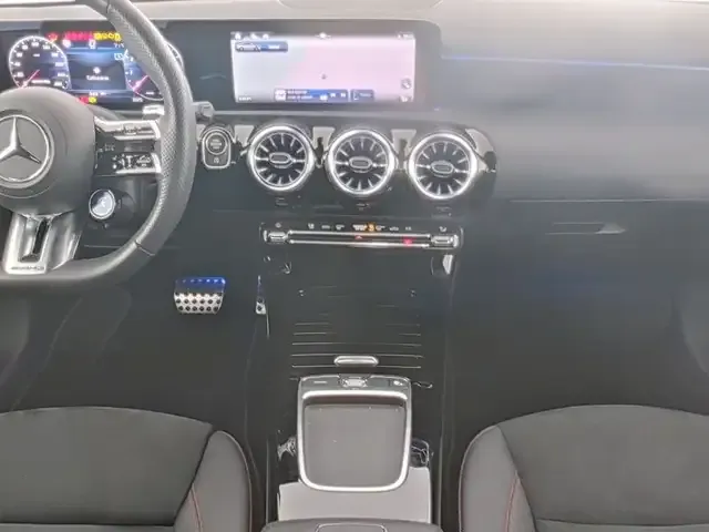 Mercedes-Benz CLA 35 AMG