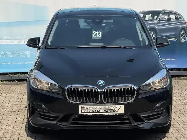 BMW 218