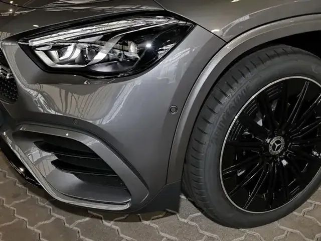 Mercedes-Benz GLA 200