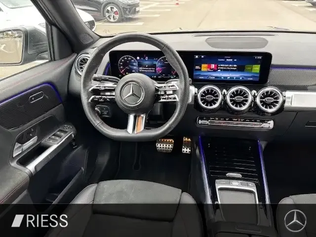 Mercedes-Benz GLB 200