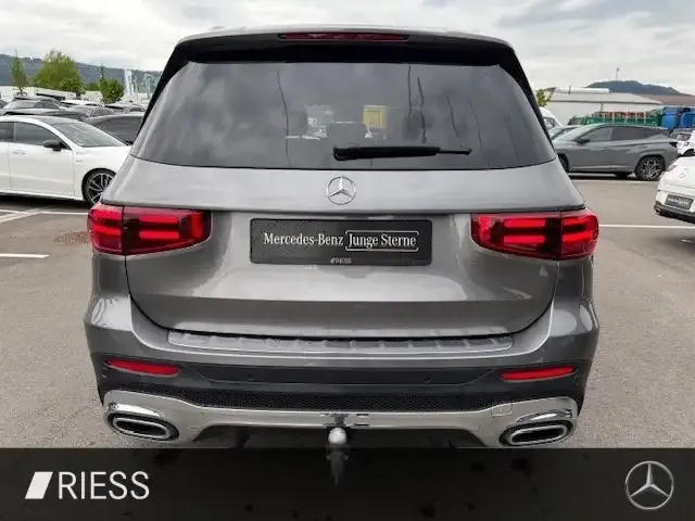 Mercedes-Benz GLB 200