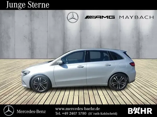 Mercedes-Benz B 180