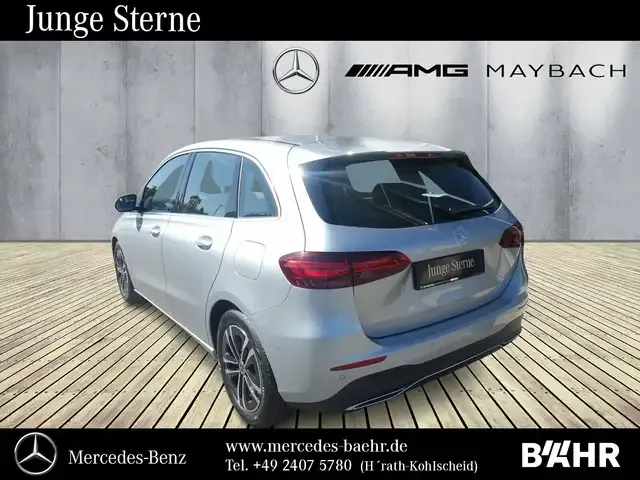 Mercedes-Benz B 180