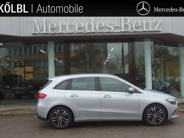 Mercedes-Benz B 200