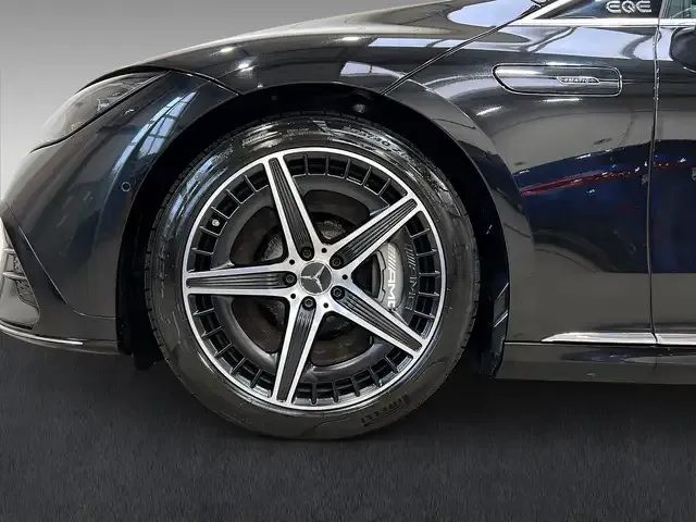 Mercedes-Benz EQE 53