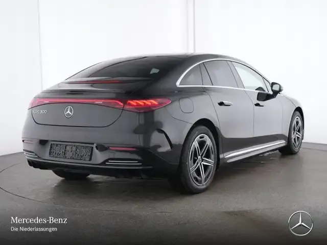 Mercedes-Benz EQE 300