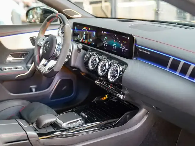 Mercedes-Benz CLA 35 AMG