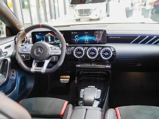 Mercedes-Benz CLA 35 AMG