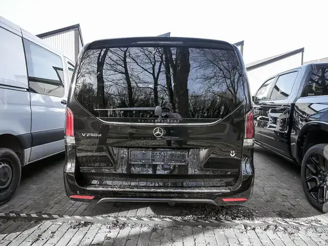 Mercedes-Benz V 250