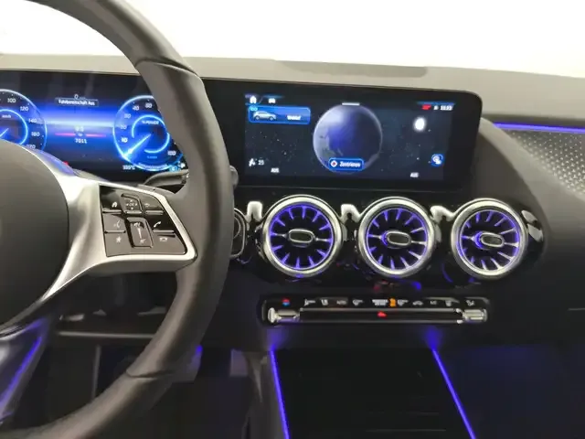 Mercedes-Benz EQA 300