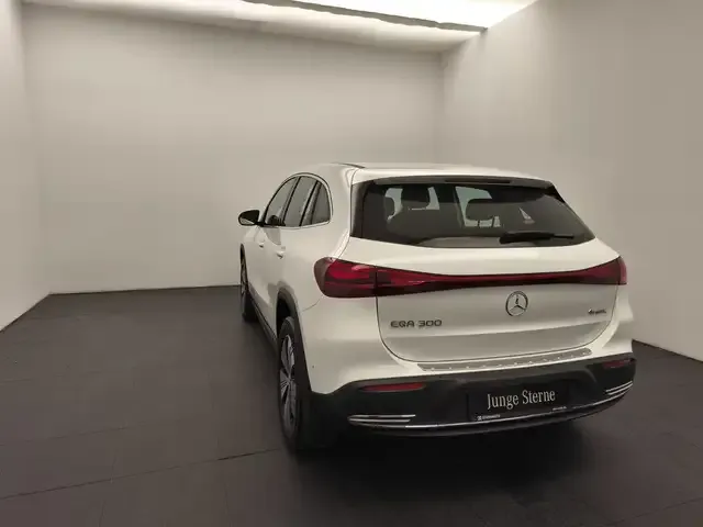 Mercedes-Benz EQA 300
