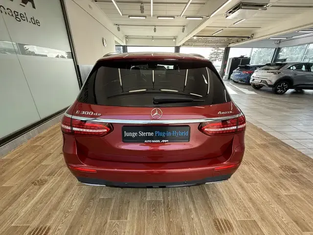 Mercedes-Benz E 300