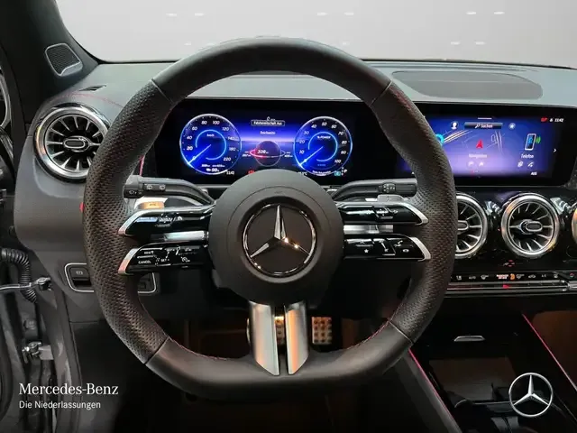 Mercedes-Benz EQB 300