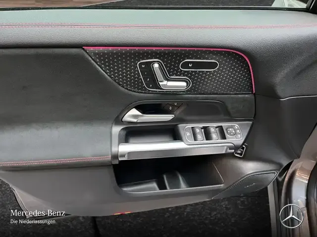 Mercedes-Benz EQB 300