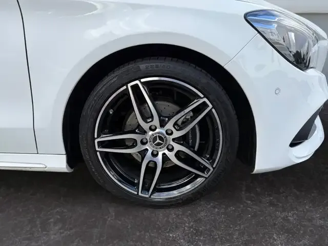 Mercedes-Benz CLA 200