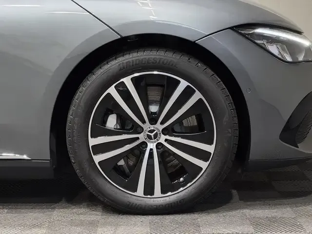 Mercedes-Benz EQE 300