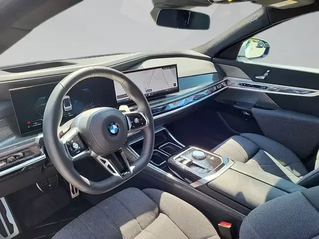 BMW 740