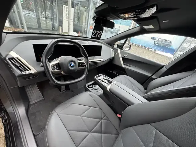 BMW iX