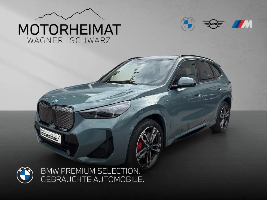 BMW iX1