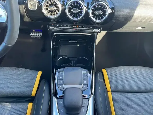 Mercedes-Benz CLA 45 AMG