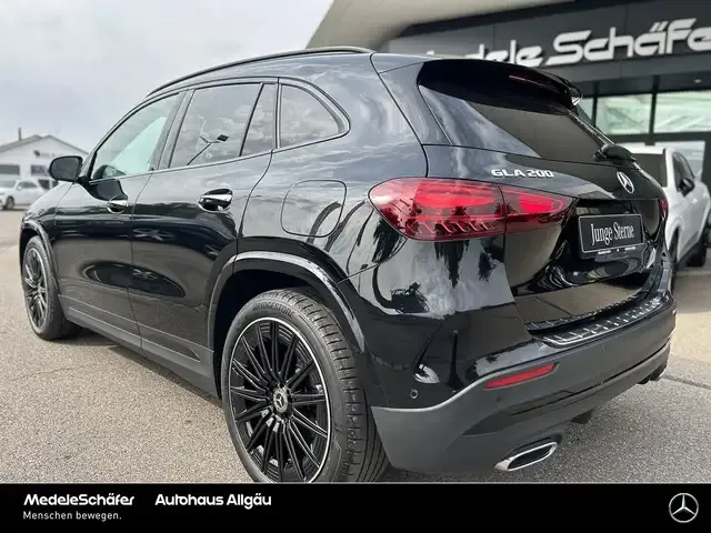 Mercedes-Benz GLA 200