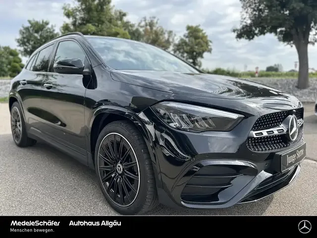 Mercedes-Benz GLA 200