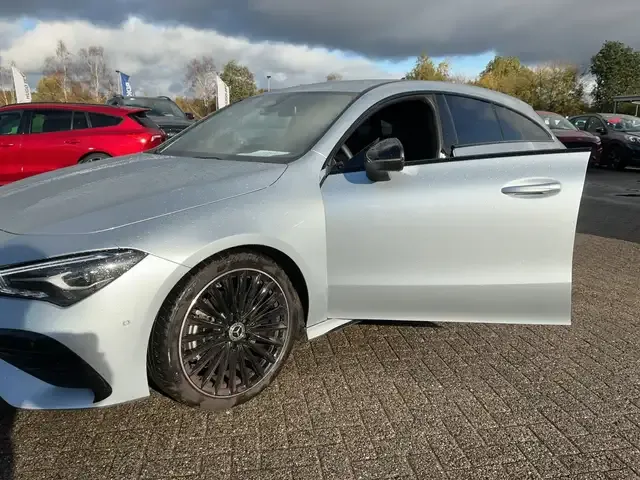 Mercedes-Benz CLA 200