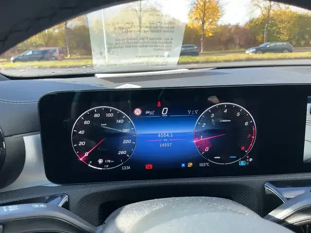 Mercedes-Benz CLA 200