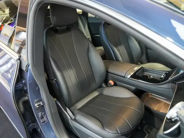 Mercedes-Benz EQE 300