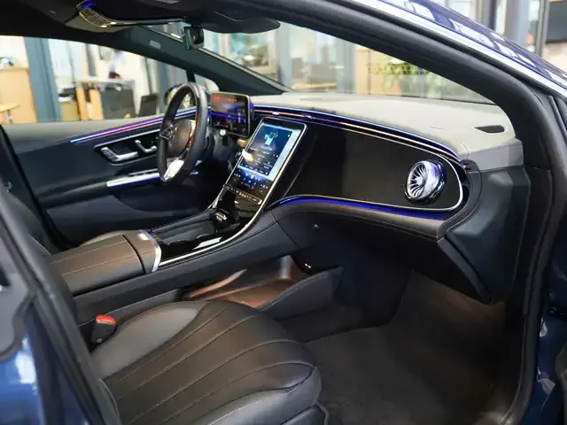 Mercedes-Benz EQE 300