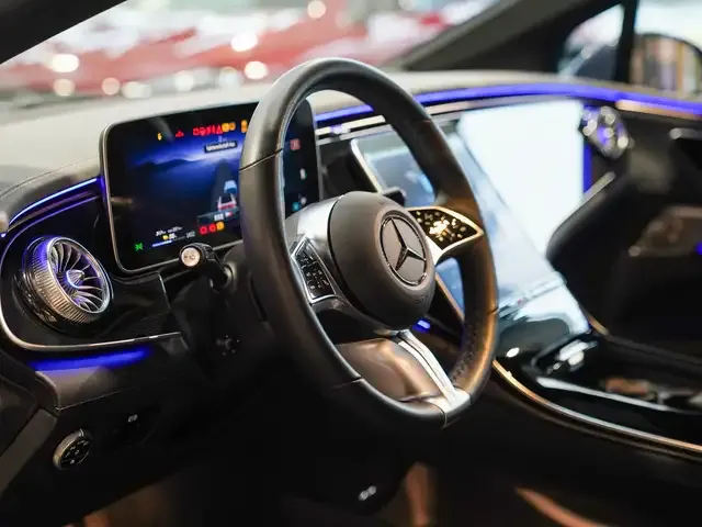 Mercedes-Benz EQE 300