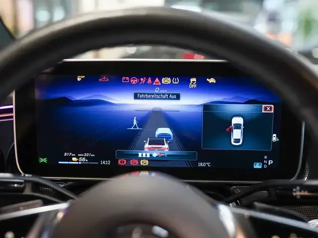 Mercedes-Benz EQE 300