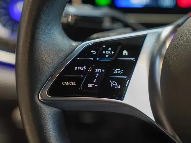 Mercedes-Benz EQE 300