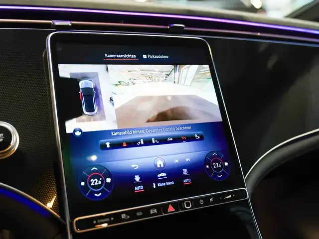 Mercedes-Benz EQE 300