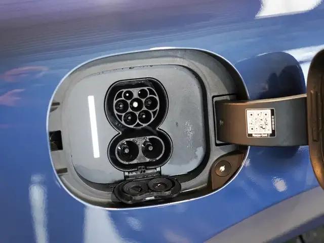 Mercedes-Benz EQE 300