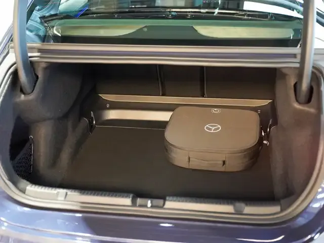 Mercedes-Benz EQE 300