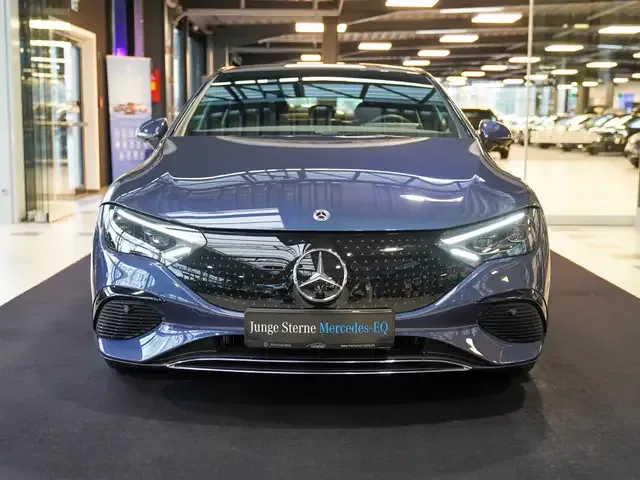 Mercedes-Benz EQE 300