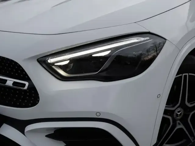Mercedes-Benz GLA 200